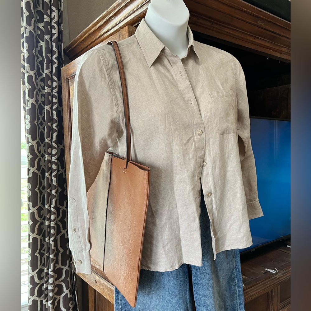 L.L. Bean 100% Linen petite Medium Button Down NWOT Tan PERFECT LINEN TOP!
